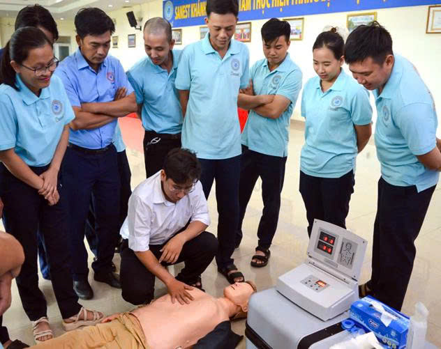Huấn luyện sơ cấp cứu cho cán bộ, công nhân viên công ty cổ phần NGK Sanest Khánh Hòa